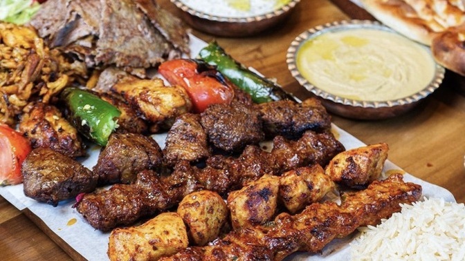 Bu karışık kebabı tek başına bitirebilir misin?