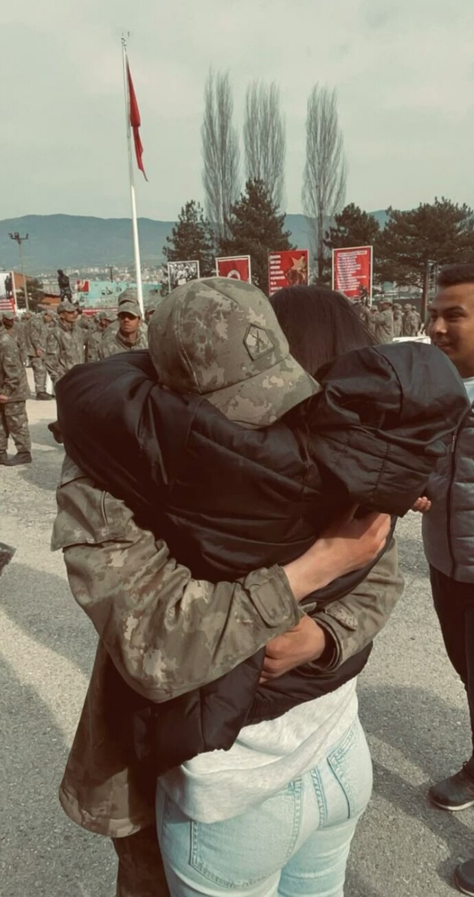 Sevgilin askere gitse onu bekler miydin?