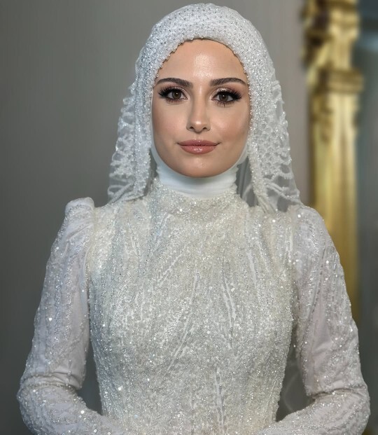 Düğün makyajını çok mu abarttım sizce, fotoğraftan yorumlar mısınız?