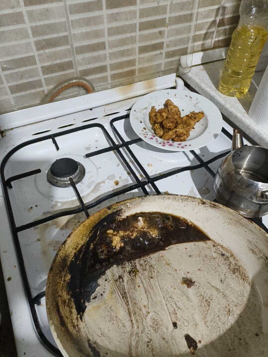 Öğrenci evindeki arkadaşlarıma çıtır tavuk yaptım sizce akşam onlardan kurtulurmuyum?