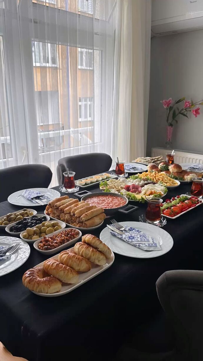 Abileri kurban olsun kardeşlerim ebey bi hamarattır görün örmek alın, sizce güzel görünmüyor mu?