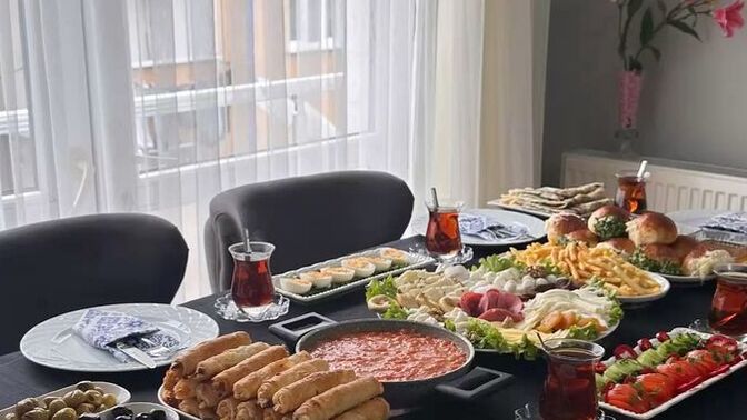 Abileri kurban olsun kardeşlerim ebey bi hamarattır görün örmek alın, sizce güzel görünmüyor mu?