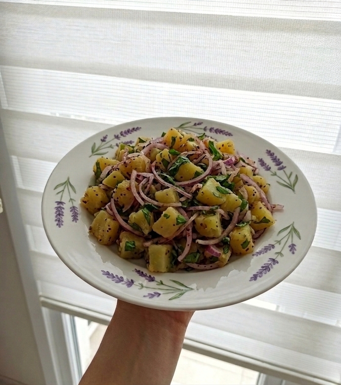 Patates salatasını klasik mi seviyorsun yoksa yaratıcı tariflerle mi hazırlıyorsun?