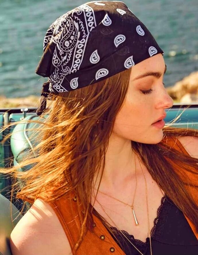 Sizce bandana takmak hoş duruyor mu yoksa modası geçti mi artık?