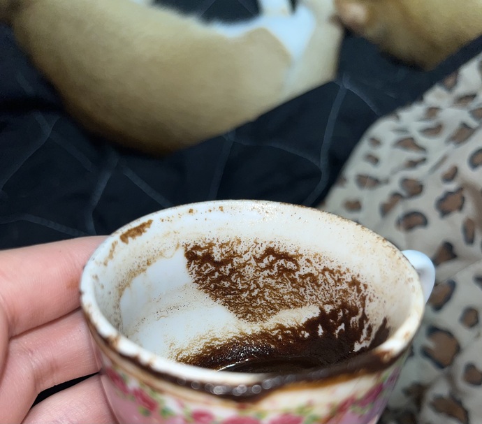 Gerçekten fal bakabilen var mı, çok ihtiyacım var lütfen yardımcı olur musunuz?