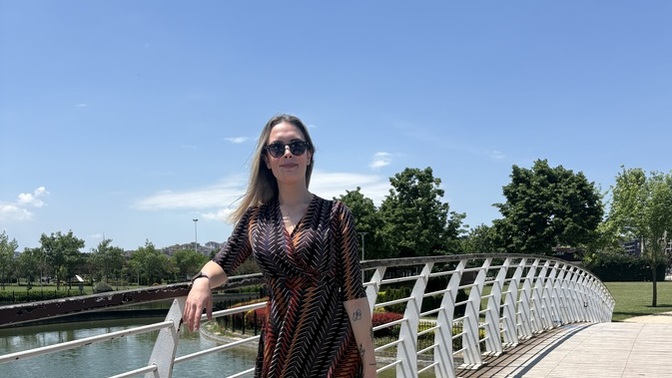 Bu elbise üzerimde kötü mü durmuş, yoksa ben mi abartıyorum?