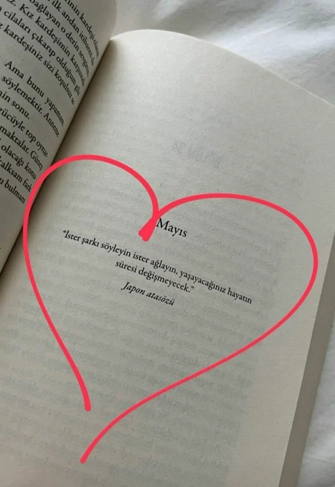 ya da gülümseyin...