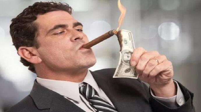 Bir anda zengin olsan ilk saçma harcaman ne olurdu, aklındaki en uçuk şey ne?