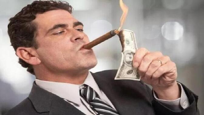 Bir anda zengin olsan ilk saçma harcaman ne olurdu, aklındaki en uçuk şey ne?