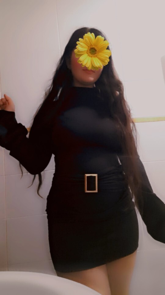 Bayram kombini için siyah elbise seçemiyorum, iki model arasında kaldım ne yapmalıyım?