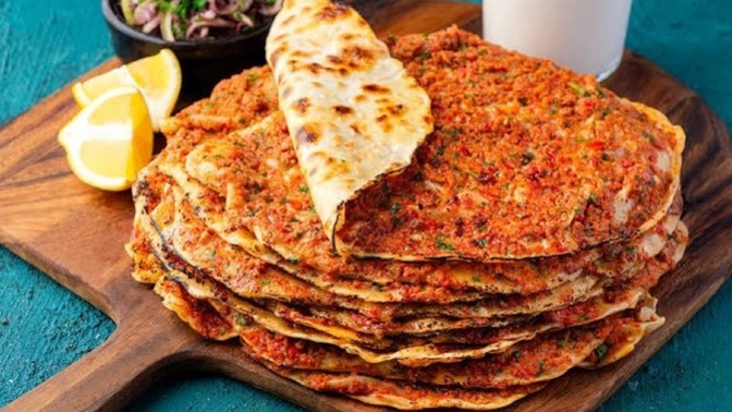 Bir adet lahmacun sizce kaç Türk lirası olmalı?