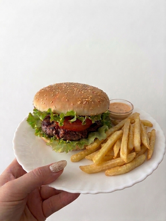 Siz et burgerci misiniz yoksa tavuk burgerci mi, hangisi damak tadınıza daha çok uyuyor?