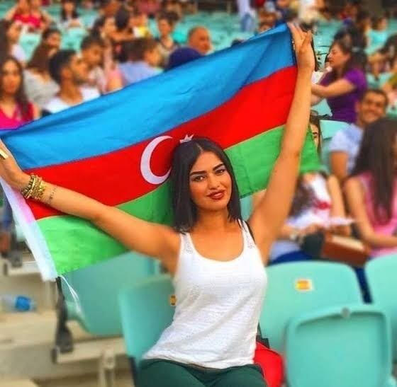Azerbaycanlı kızlar neden bu kadar bakımlı ve güzel, olay genetik mi kültür mü?