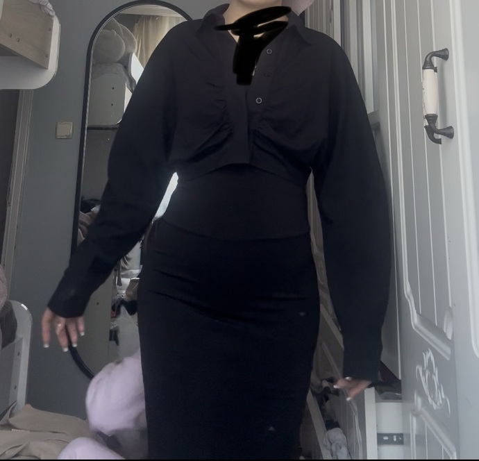 Uygun değil biliyorum ama giyinenler de var