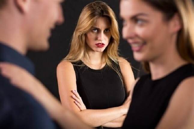Kıskançlık doğuşan gelen bir his mi, yoksa sonradan mı insanin içine yerleşir?