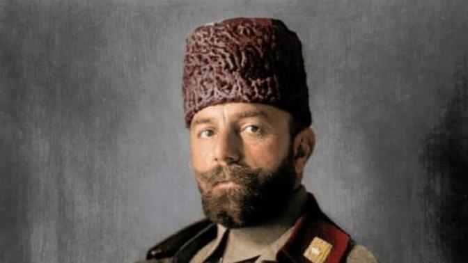 Osmanlı döneminde Osmanlı'ya karşı isyan ederek dağa çıkan ve "Hürriyet Kahramanı" olarak anılan değerli Paşamız kimdir?