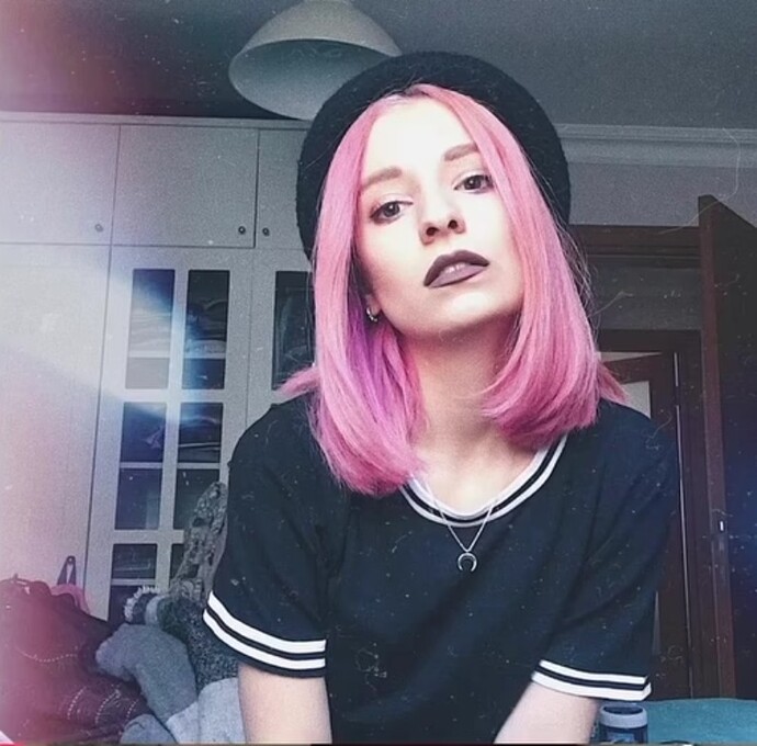 Pembe saç pamuk şekeri 🍬 gibi kokar mı?