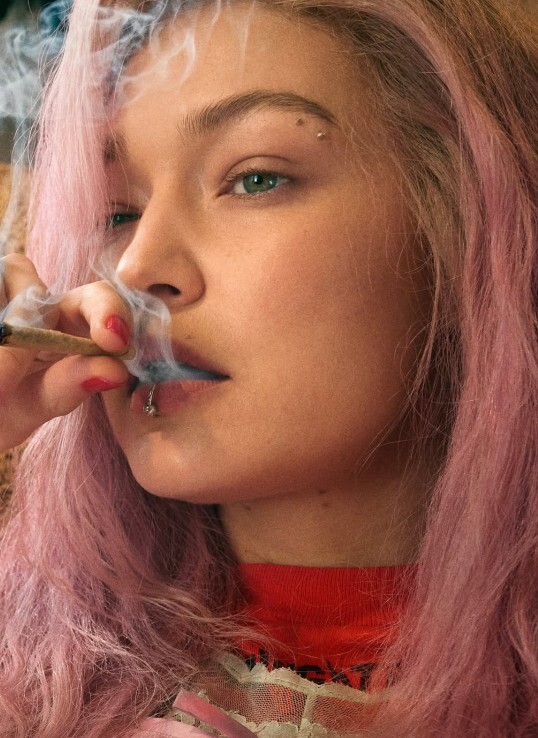 Pembe saç pamuk şekeri 🍬 gibi kokar mı?