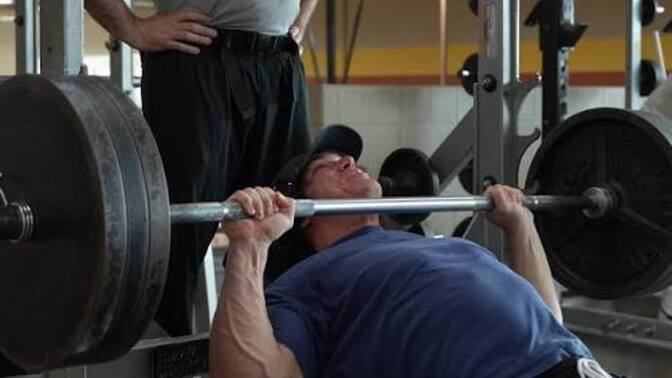 Bench press de kaç kilo basıyorsunuz, 60 kilo normal mi siz kaç basıyorsunuz?