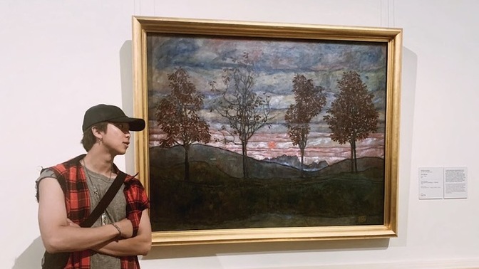 Sitedeki erkekler neden kültürsüz? Namjoon müze gezerken onlar ise akıllarını karşı cinsle bozmuşlar 😌🤡. Sizce?