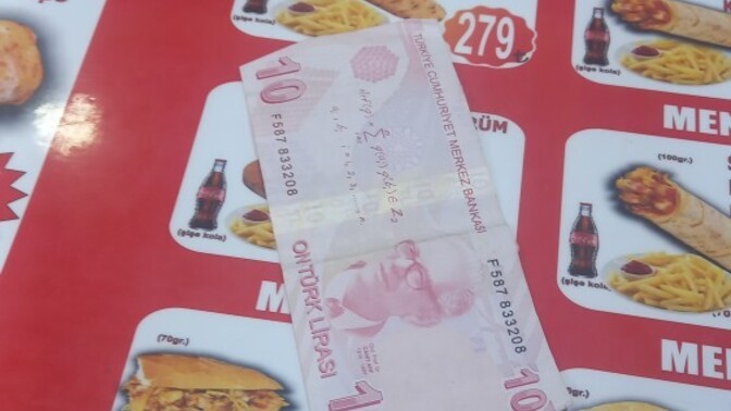 Para üstünü bahşiş olarak bırakmak ayıp mı, sizce ne kadar bırakılır?