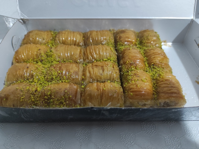 Tatlı yiyelim tatlı tatlı uyuyalım değil mi 😅😅