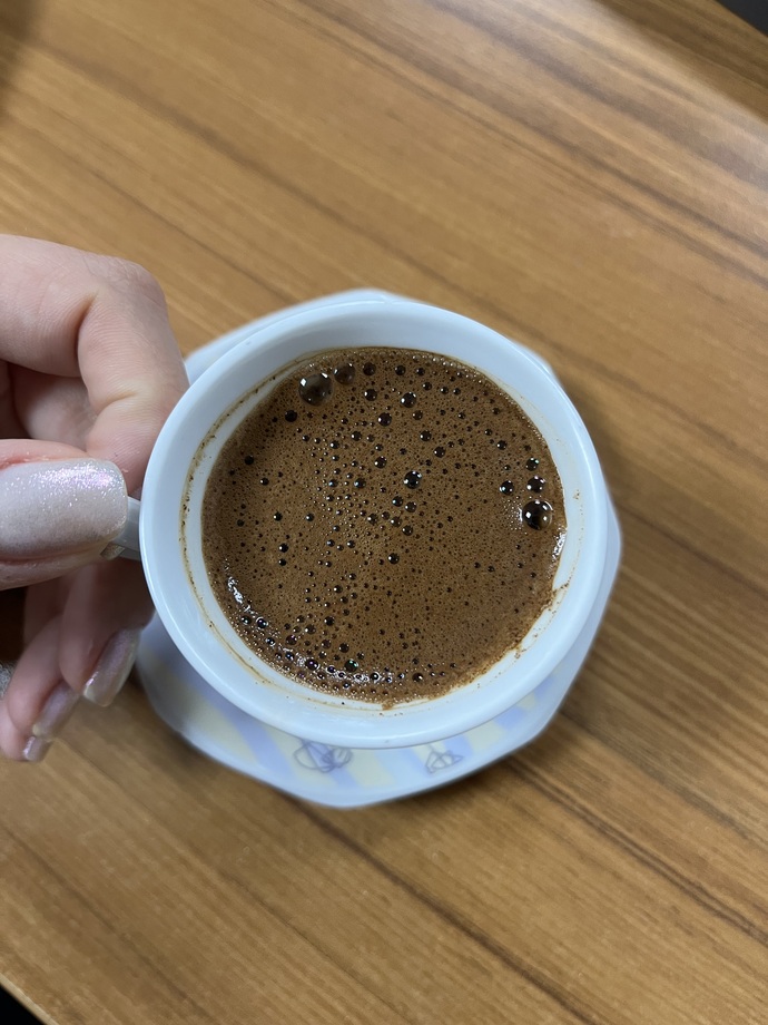 Kimlere pazartesi kahvesi ısmarlayayım?