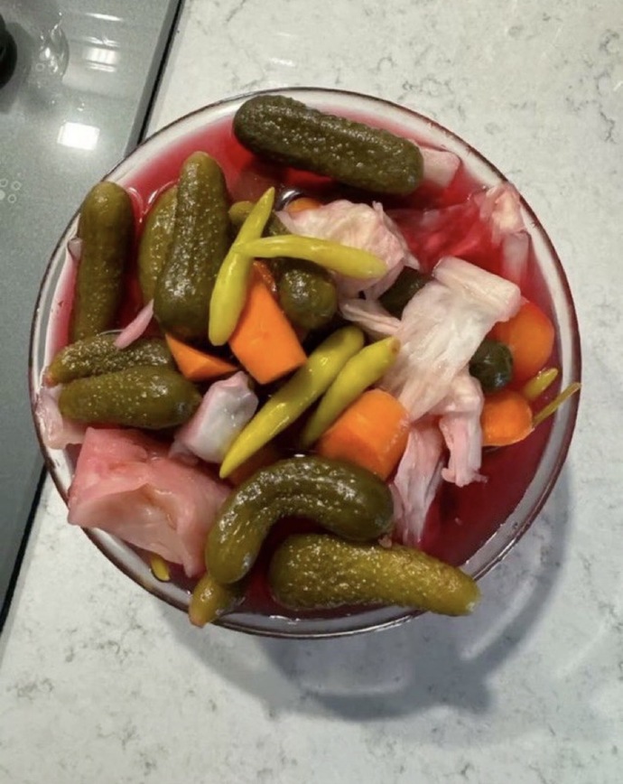 Bu turşunun yanına iki şey eklesen ne olur?