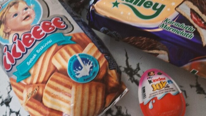 Bugünkü menü: Karbonhidrat, şeker ve pişmanlık. 😂 Sizde de bazen böyle öğünler oluyor mu?