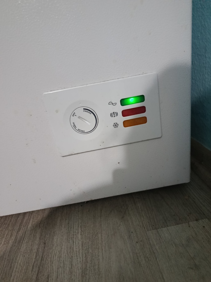 Derin dondurucuda sadece yeşil ışık yanıyor, turuncu ışık yanmıyorsa sorun mu var?