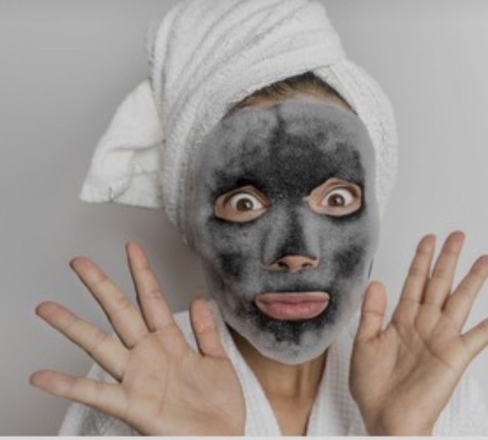 Kadının evde yüz maskeli dolaşması erkekte nasıl bir etki bırakıyor, rahatsız eder mi?