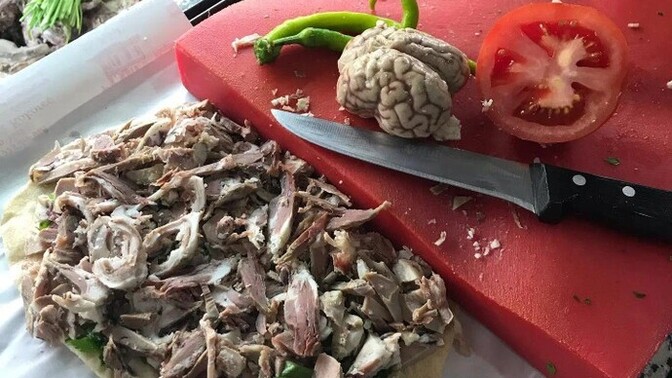 Gecenin bu saati şirdan mı gider yoksa kuzu kelle söğüş mü?