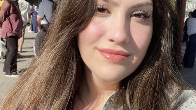 Bu kız sizce güzel mi, 10 üzerinden kaç verirsiniz?
