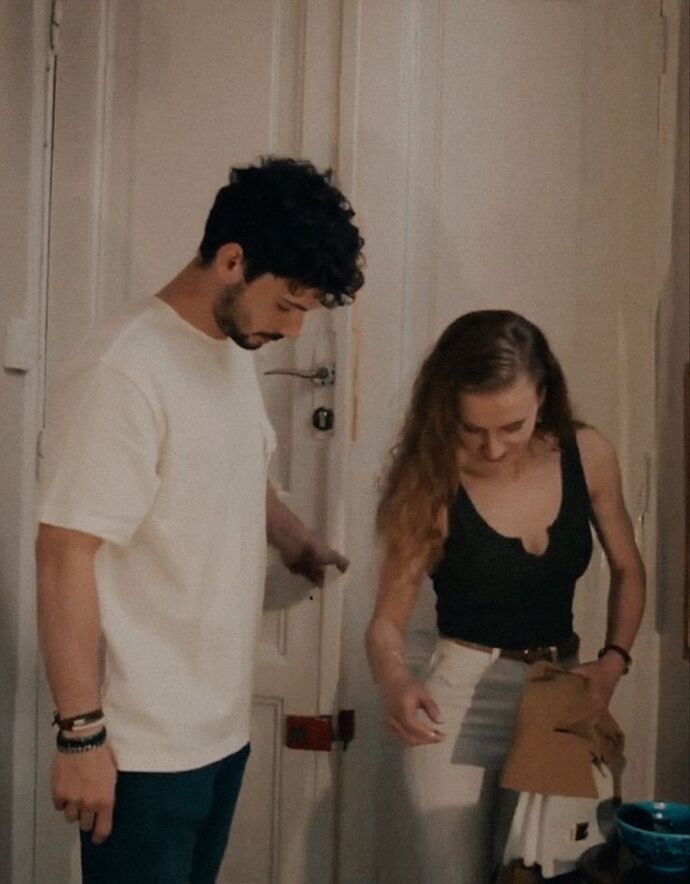 Sevgilin evine habersiz gelse sevinir misin, bozulur musun?