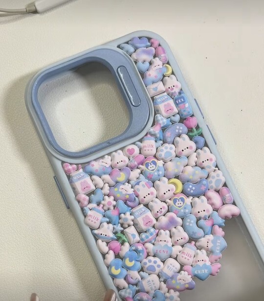 Size animeli telefon kılıfı tasarlamamı ister miydiniz?