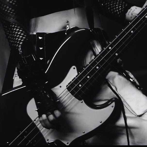 Metal rock müzik dinleyenler burada mı, en sevdiğiniz grup hangisi?