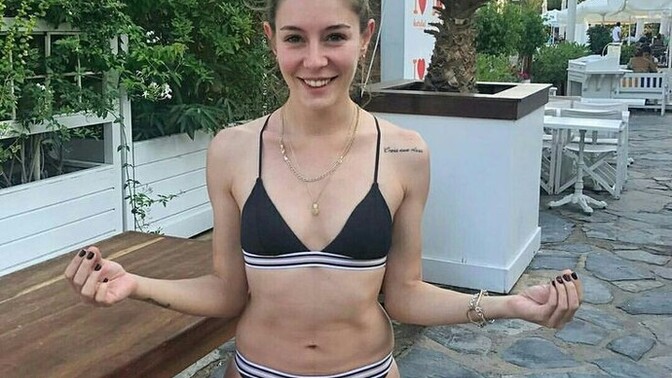 Bikinili fotoğraf paylaşmak garip mi?
