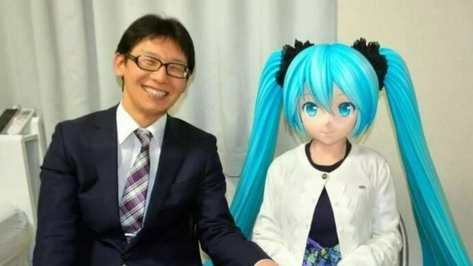 Anime kızlarıyla evlenme hayali sizce normal mi, bu durum hakkında ne düşünüyorsunuz?