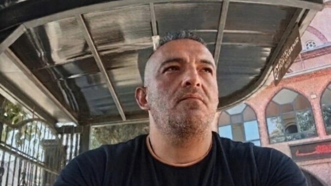 Bu rezil cağda tek kişiyi sevmeye, sadakata inanan eski kafalı yalnız ben miyim?
