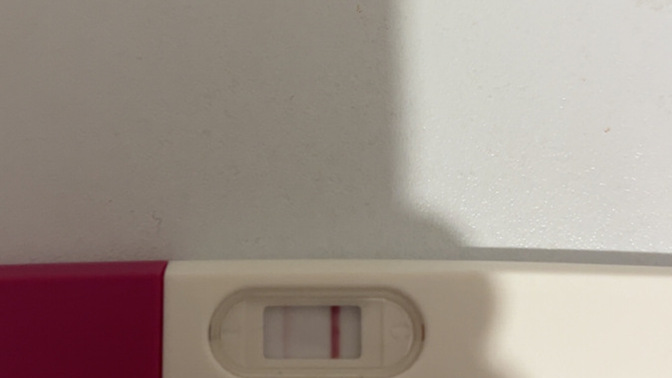 Reglime 2 gün kala 3 silik hamilelik testi pozitif, son test negatif çıktı, hangisine güvenmeliyim?