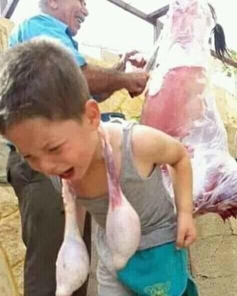 Kızlar, Sizce ekrandaki şaka yanlış mı?