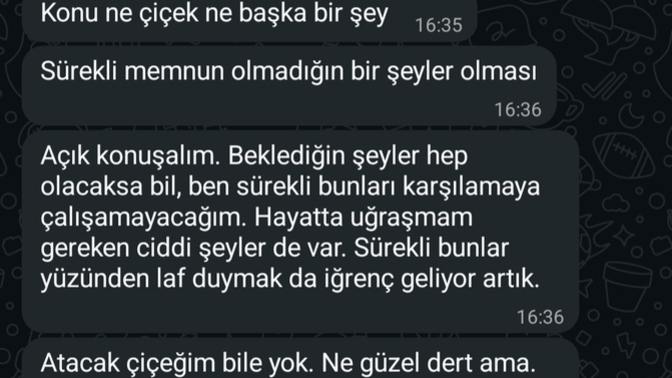Yurtta kızların çöpe çiçek attığını gördüm sevgilime gösterdim benimle kavga etti bakar mısınız?