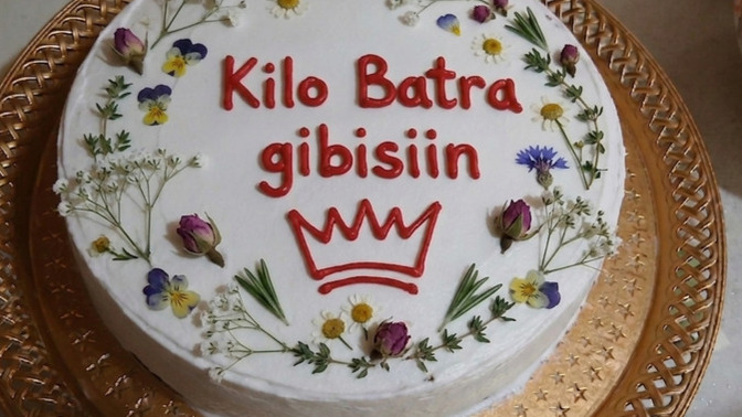 Arkadaşımın doğum günü için pasta yaptım nasıl olmuş?