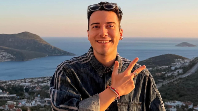Enes Batur Kimdir, Enes Batur’u Başarılı Buluyor Musunuz?