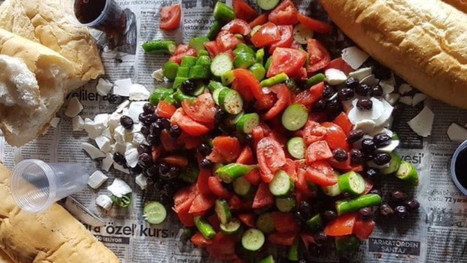 Sevdiceğin sana bu şekilde bir kahvaltı hazırlamış ne düşünürsün?