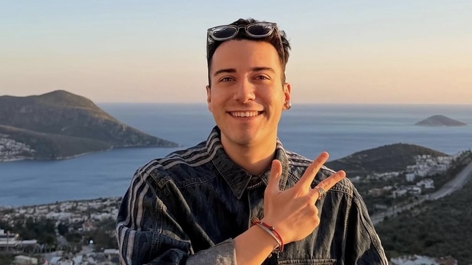 Enes Batur’u Z Kuşağının ‘Dijital Abisi’ Olarak Görüyor Musunuz?