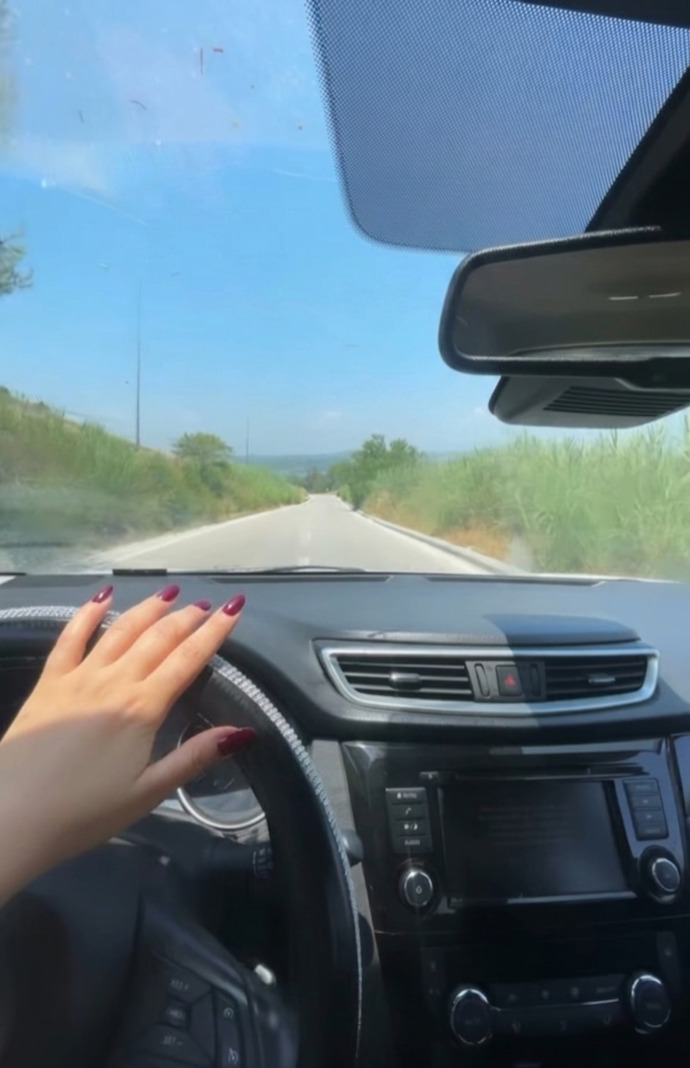 Arabanın direksiyonu ellenmiyor 🥹