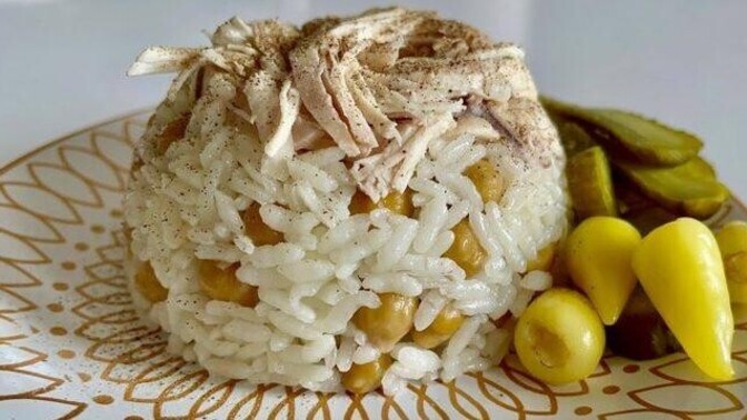Tavuk pilavın yanına en çok ne yakışır?