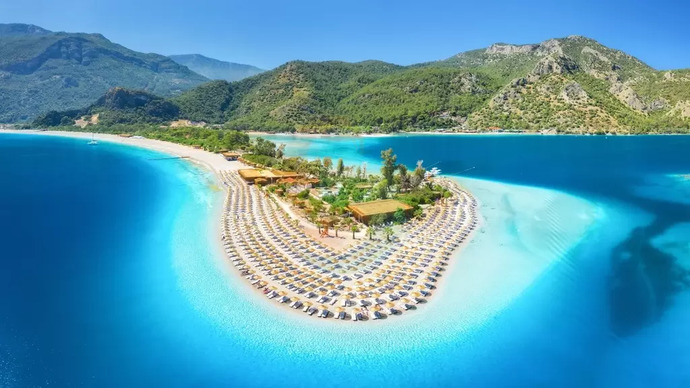 Tek başınıza tatil yapabilen biri misiniz yoksa en az bir kişi daha şart diyen biri misiniz?