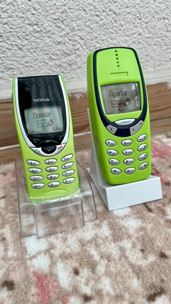 İlk cep telefonunu hala saklayan var mı?